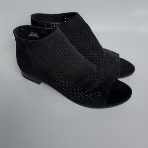Size 7 Black Perforated Ankle Sandals